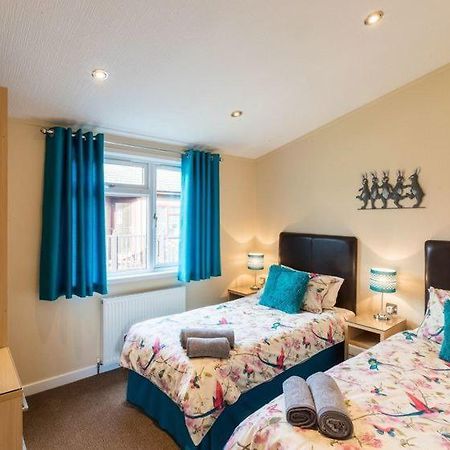 Windermere Retreat - White Cross Bay Holiday Park ภายนอก รูปภาพ