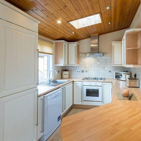 Windermere Retreat - White Cross Bay Holiday Park ภายนอก รูปภาพ