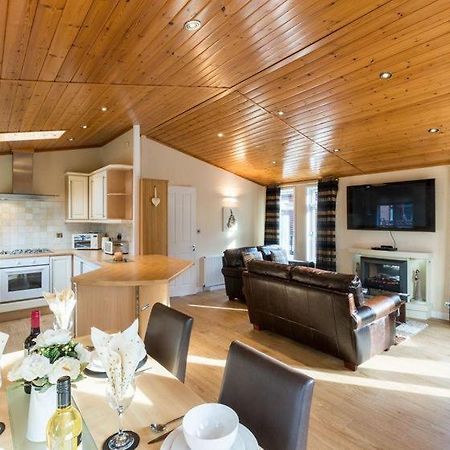 Windermere Retreat - White Cross Bay Holiday Park ภายนอก รูปภาพ