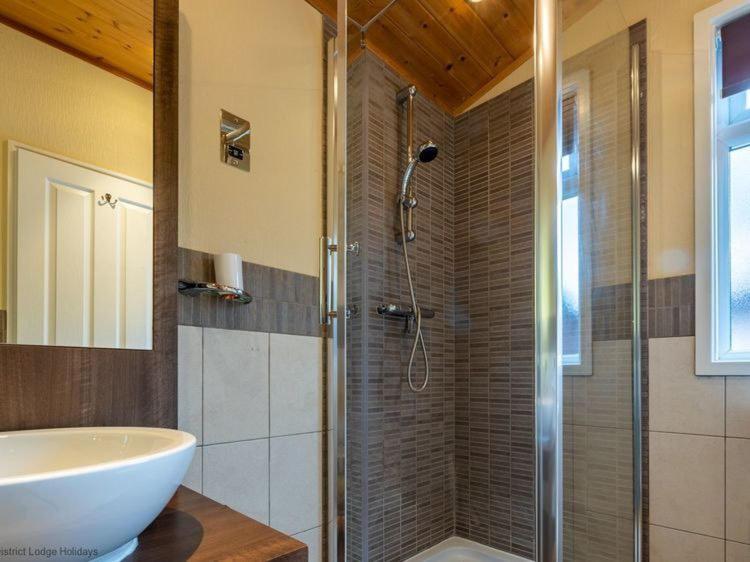 Windermere Retreat - White Cross Bay Holiday Park ภายนอก รูปภาพ