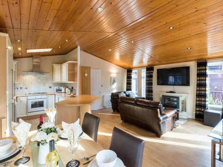 Windermere Retreat - White Cross Bay Holiday Park ภายนอก รูปภาพ