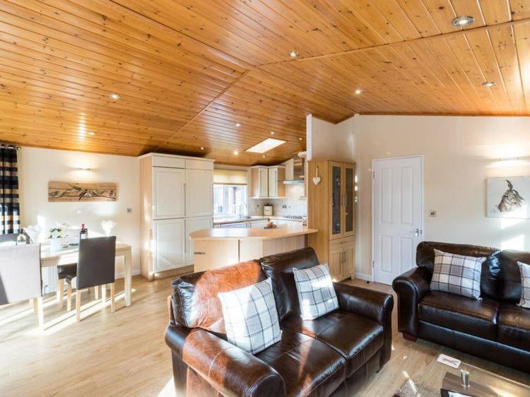 Windermere Retreat - White Cross Bay Holiday Park ภายนอก รูปภาพ