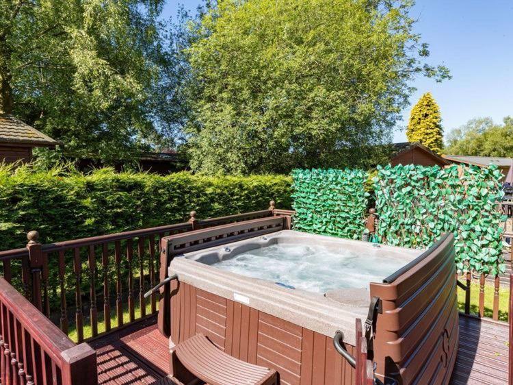 Windermere Retreat - White Cross Bay Holiday Park ภายนอก รูปภาพ